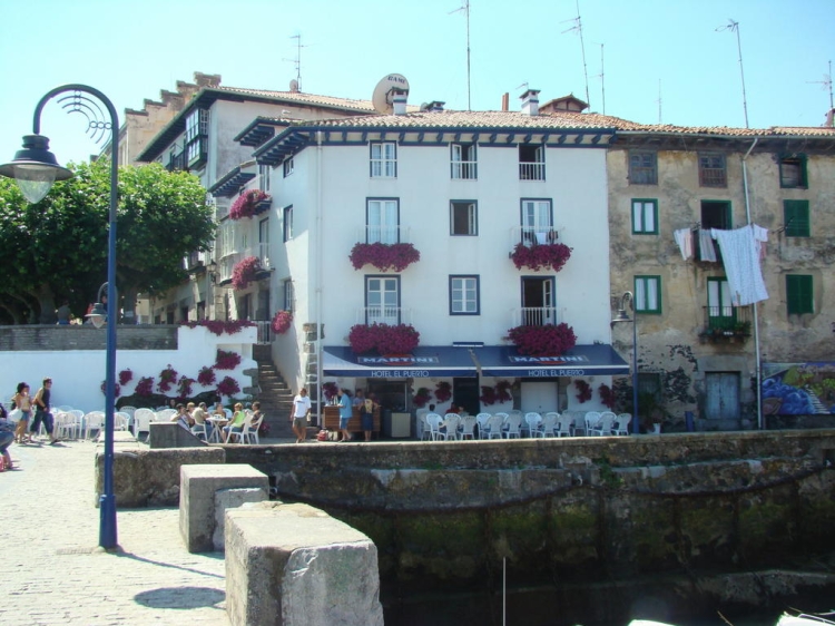 Small Charming Hotel El Puerto Mundaka Basque Coutry Sea Front