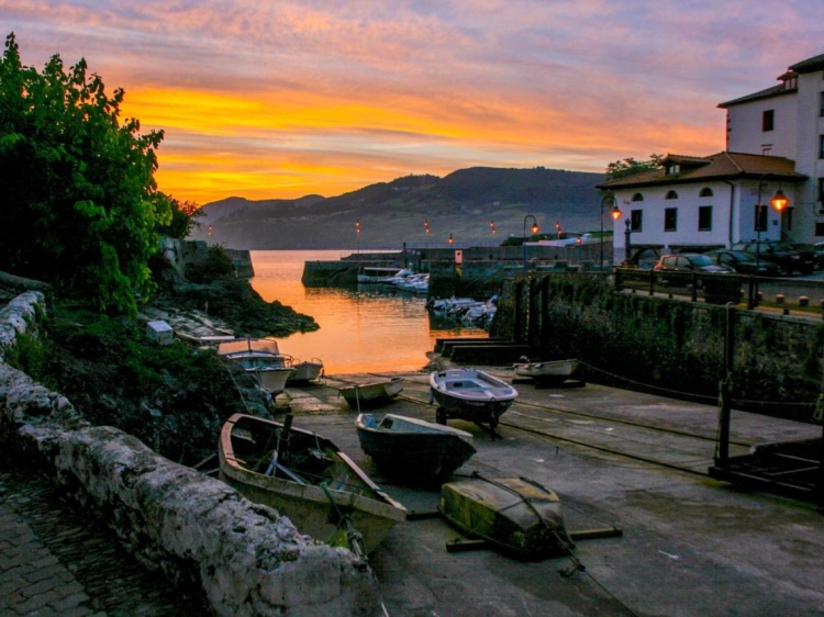 Small Charming Hotel El Puerto Mundaka Basque Coutry Sea Front