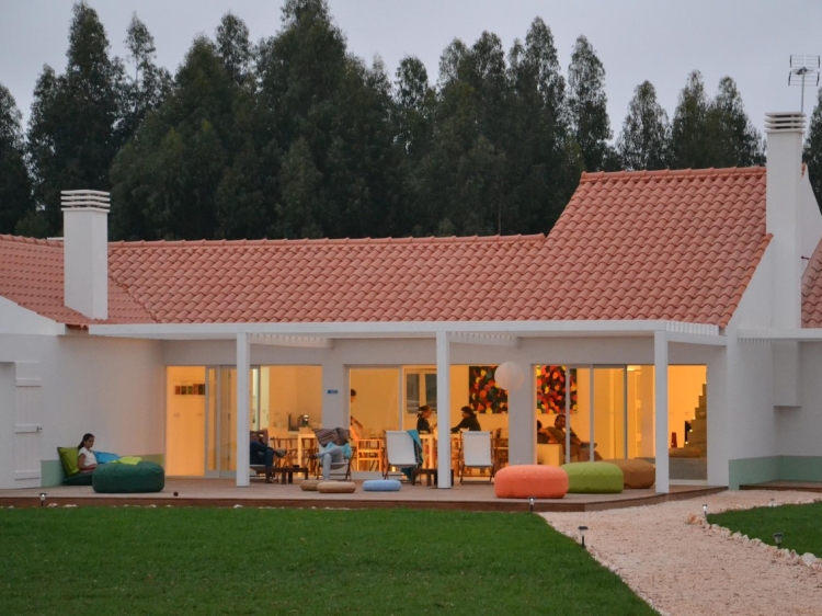 casas da lupa zambujeiro do Mar alentejo coast hotel b&b best charming hip trendy