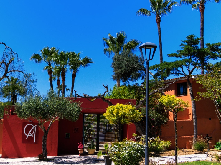 Hotel Quinta dos Amigos apartments in Algarve low budget