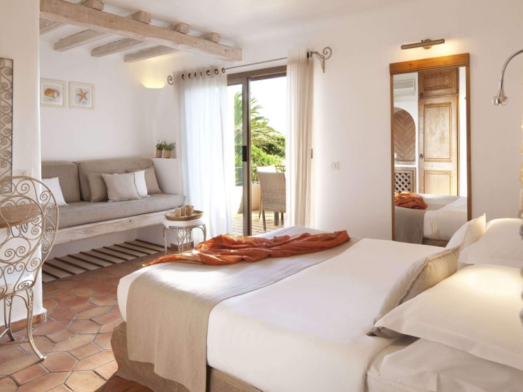 Hôtel U Capu Biancu luxus corsica luxury romantic double bed