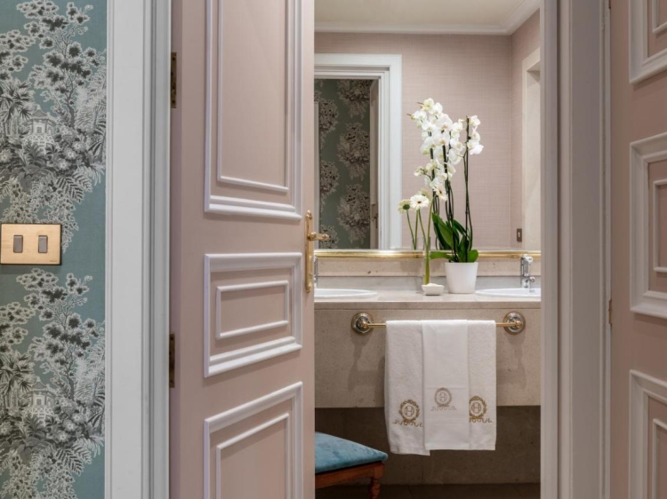 luxury and romantic hotel in the center of Madrid: Hotel Orfila