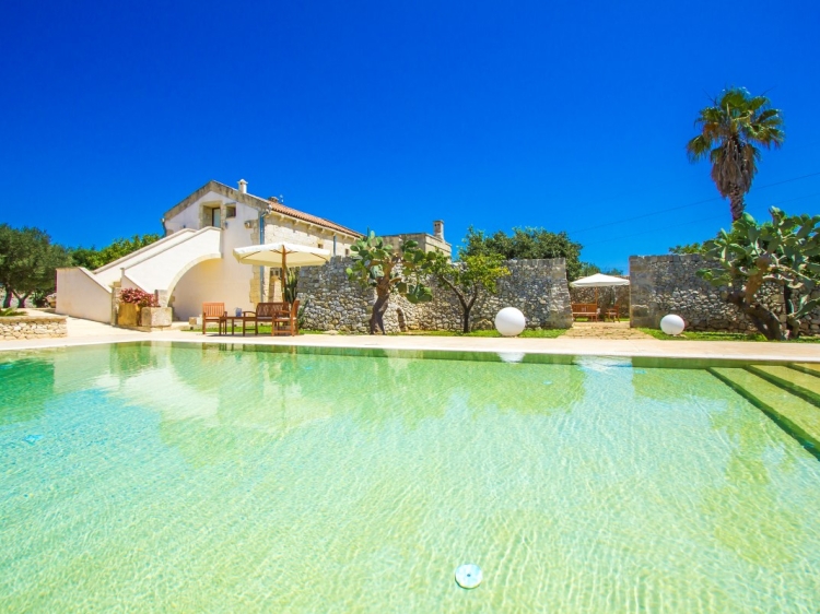 SWIMMING POOL hotel Relais Masseria DON AGOSTINO in Martano Puglia