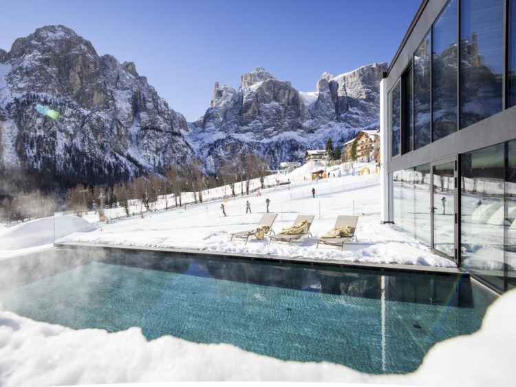 Arthotel Cappella snow mountains panoramic view