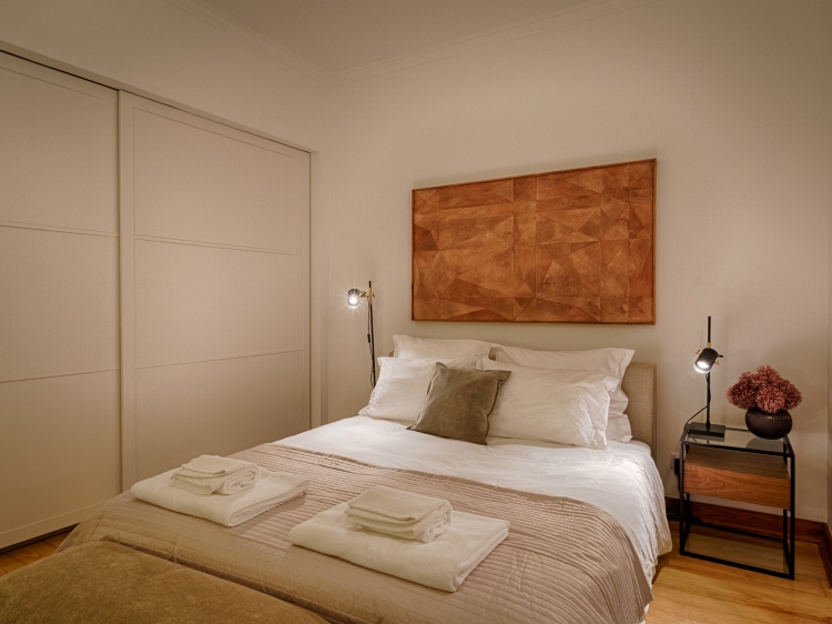 Master Historical 3 Bedrooms Apartment in Chiado 