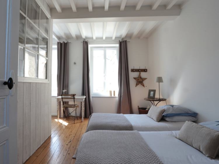 La Maisom Sur le Quai Charming fisherman's cottage blending authenticity with a contemporary spirit, featuring a stunning sea-view terrace.