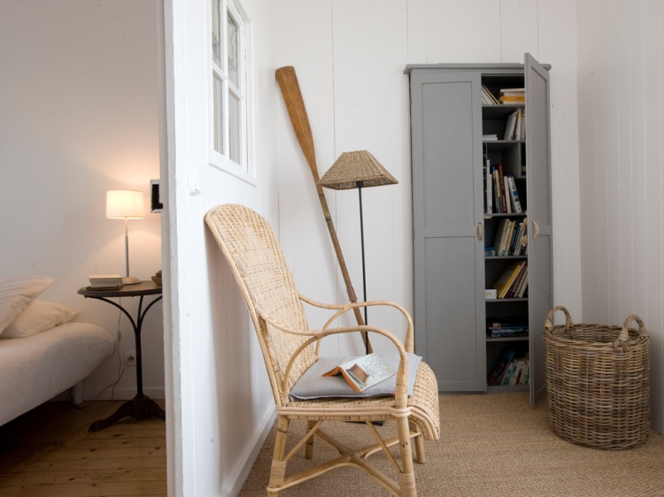 La Maisom Sur le Quai Charming fisherman's cottage blending authenticity with a contemporary spirit, featuring a stunning sea-view terrace.