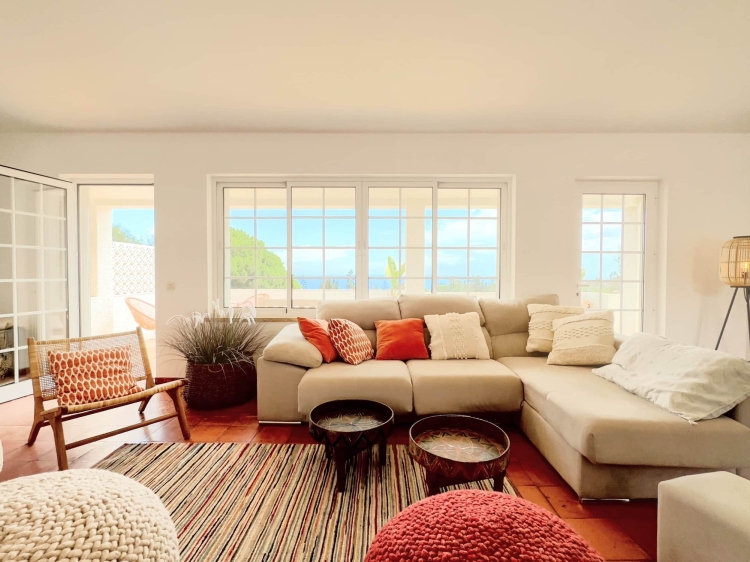 Charming 5-bedroom holiday home for 6 people with swimming pool in Luz, Algarve