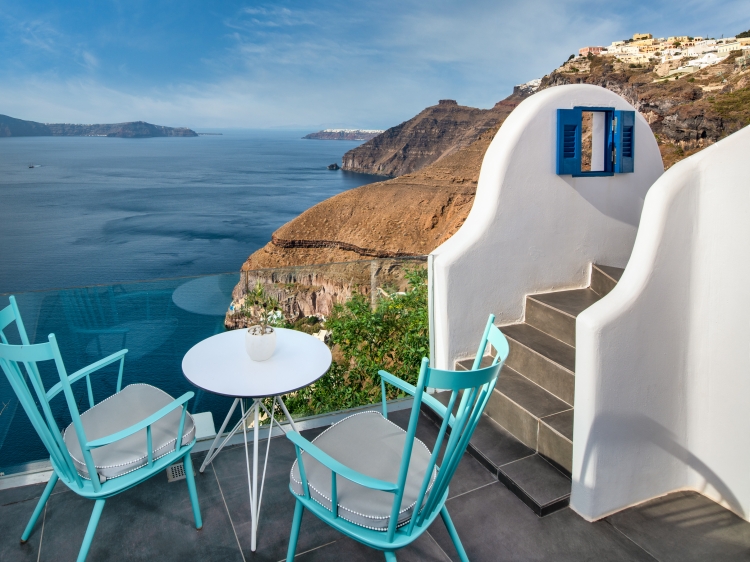 stylish hotel in Fira