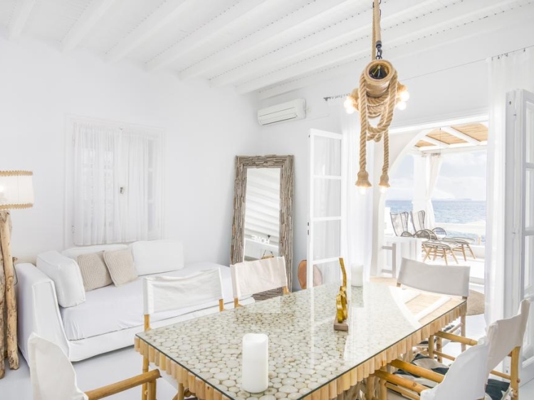 Captain Zeppos Boutique Suites