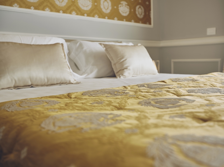 Bedroom details (Deluxe Room)