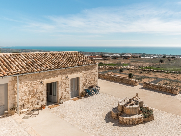 Mangiabove Courtyard Charming Accommodation Sicily Sea View