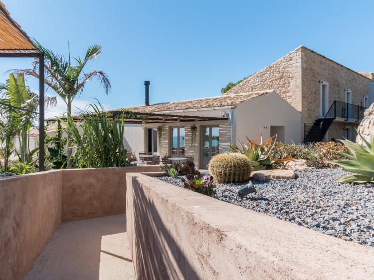 Mangiabove Farm Stay Design Style