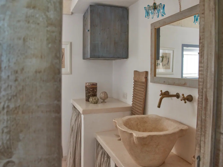 Trullo Silentio bathroom