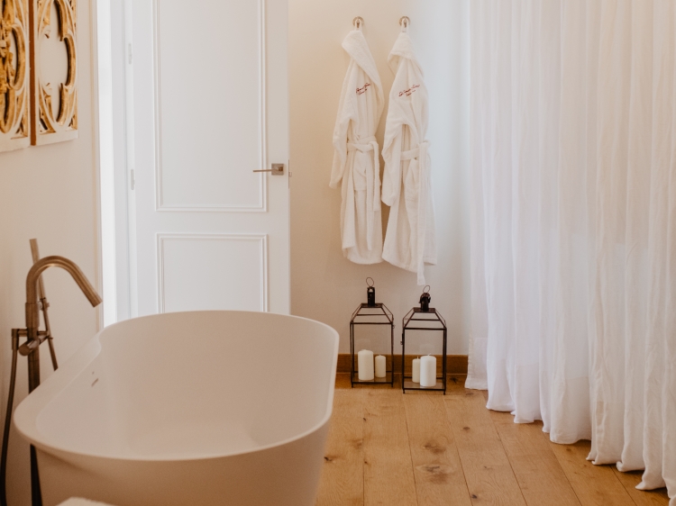 TERRACE SUITE DETAILS 