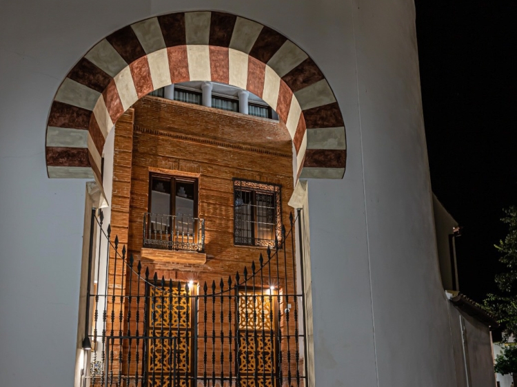 SIDE FAÇADE 