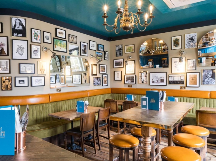 Aragon House boutique hotel pub in the center of London