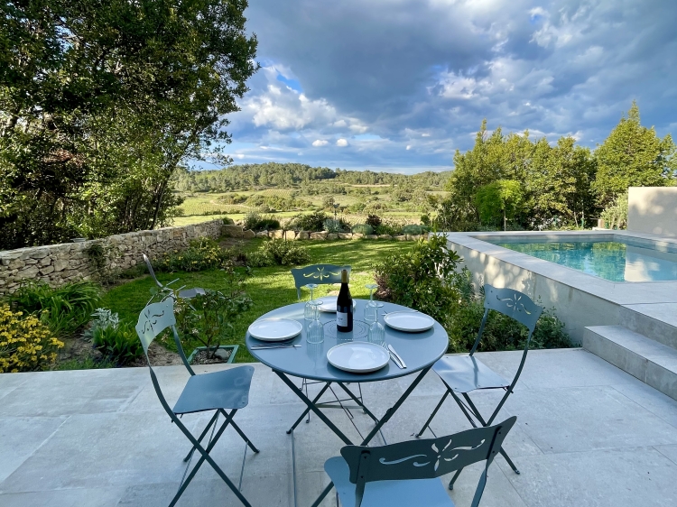 garden view with pool, maison dete, france, secretplaces