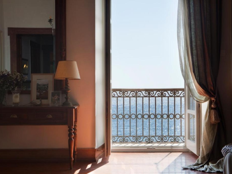 Xenon Apollonos seaview Hotel in Ermoupoli and with Asteria Beach