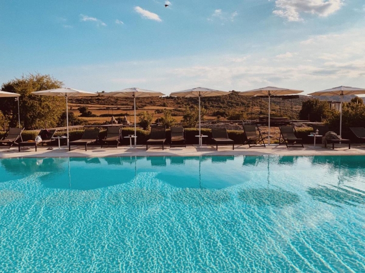 outside pool, dimora delle balze, italy, secretplaces