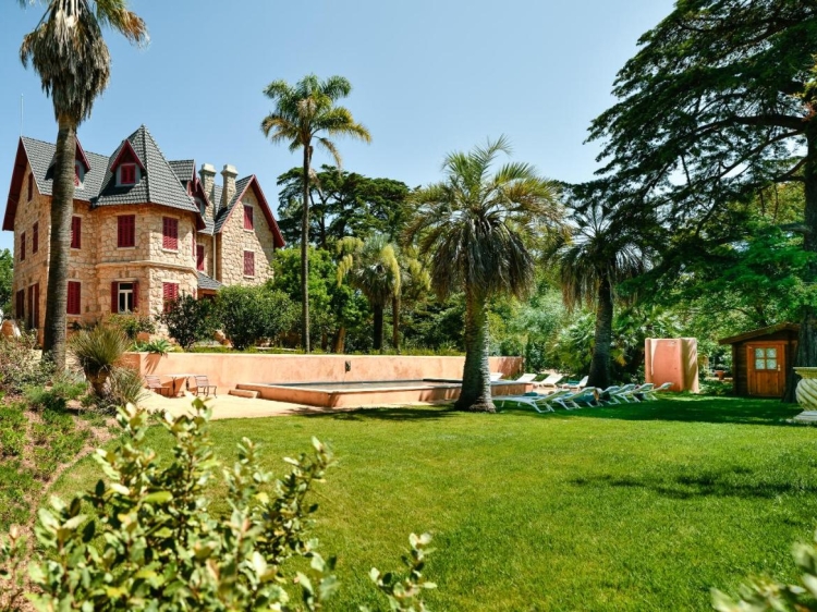 Chalet Ficalho best romantic b&b in the center of Cascais near the beach