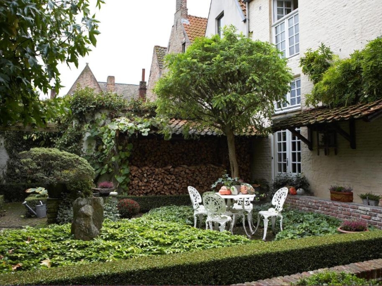 Garden at Number 11 Exclusive Guesthouse Bruges Romantic