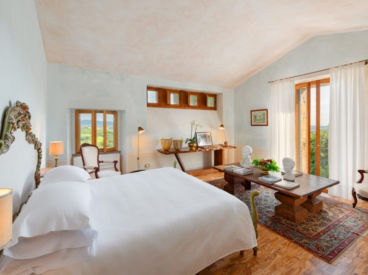 Room at Castello di Vicarello hotel Sasso dʼOmbrone 