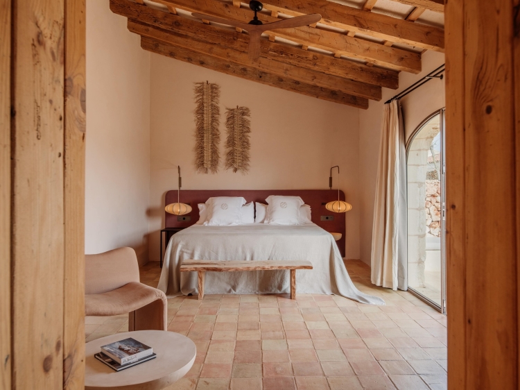 Superior deluxe room of the luxurious and exclusive Vestige Son Vell. Holidays in Menorca, Balearic Islands.