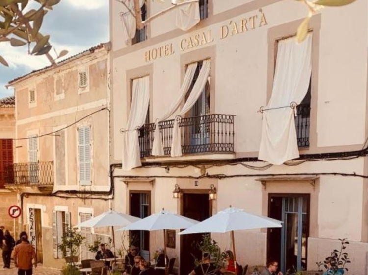 Hotel Casal d'Artà, Majorca, Balearic Islands. Holidays for couples. Adults only. Nice and relaxing hotel near the beach. 