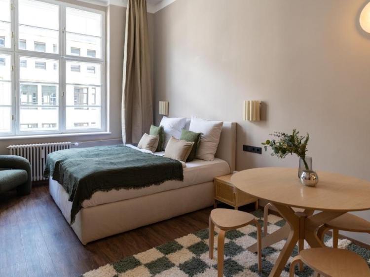 The Charming by Curt Suites. Hotel in the center of Berlin. Charming hotel. Large suite bedroom. Spacious Curt Suite.