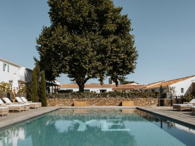 Hotel with spa La Mission L'Ile d'Yeu, France. Best hotels with charm and swimming pool. Breakfast buffet. Holidays in France. 