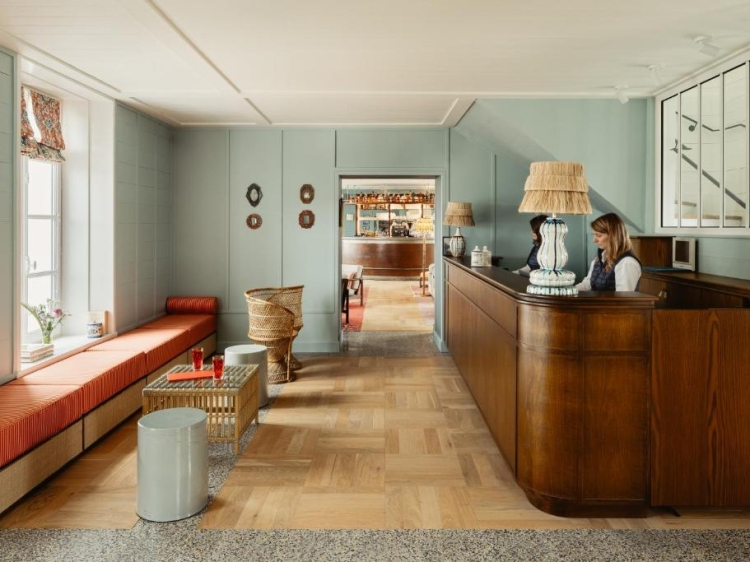 Hotel suite with spa La Mission L'Ile d'Yeu, France. Best hotels with swimming pool. Family holidays. Exclusive hotel.  