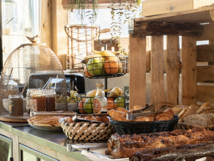 Résidence Casarina – Charming hotel and apartments with a pool near Bonifacio, Corsica.