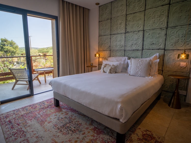 Résidence Casarina – Charming hotel and apartments with a pool near Bonifacio, Corsica.