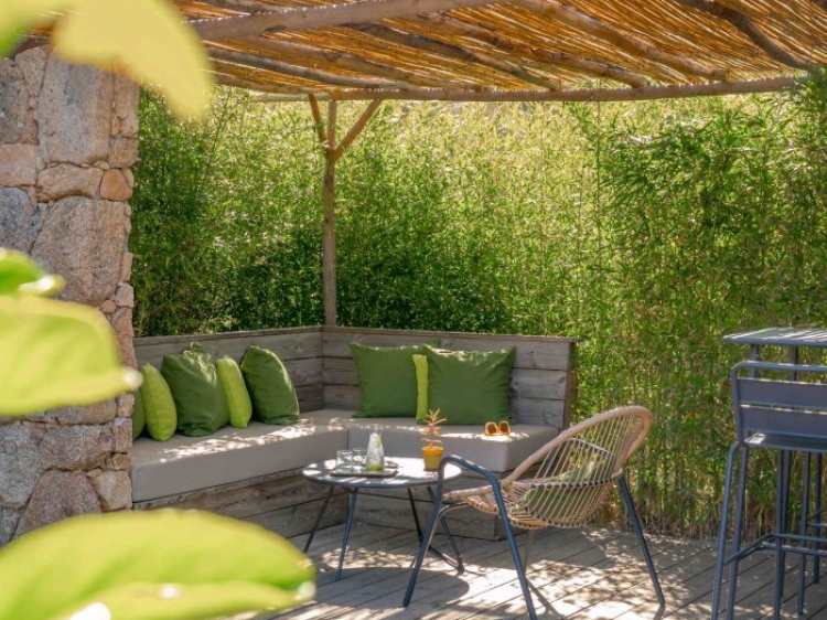 Hôtel Les Chambres de Mila. Boutique hotel on the island of Bonifacio, Corsica, France. Charming hotel with swimming pool. Family holidays. 