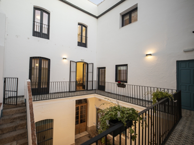 Petronila 1881 Apartments. Cheap flats in the centre of Merida, Extremadura. Charming flats for families. City breaks. Weekend in Merida. 