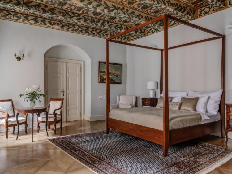 Nerudova 211 Hotel. Boutique hotel in Prague. Charming hotels in the centre of Prague. City breaks. Family getaways. Family-run boutique hotel.