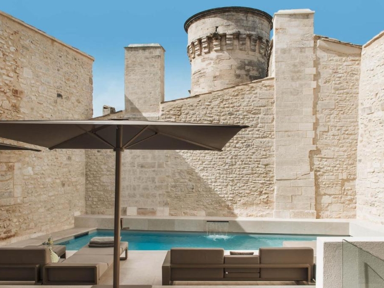 Hôtel et Restaurant de Tourrel: boutique hotel with gourmet restaurant in the historic centre of Saint-Rémy-de-Provence, perfect for an exclusive getaway in Provence.