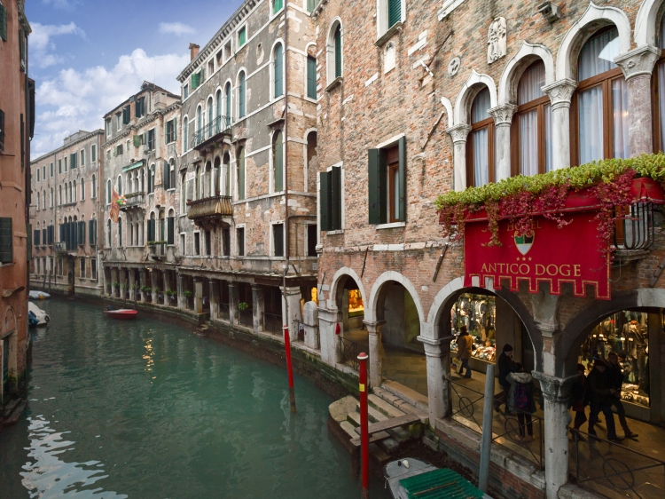 Hotel Antico Doge best beautiful and small hotel in venice