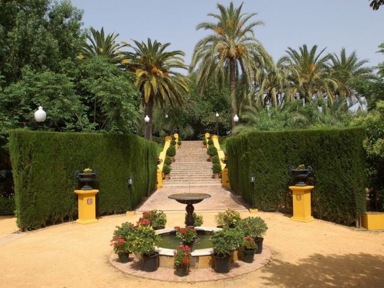 Cortijo Torre de la Reina seville countryside hotel