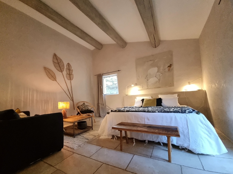 L'Aube Safran está ubicado en Le Barroux b&b boutique