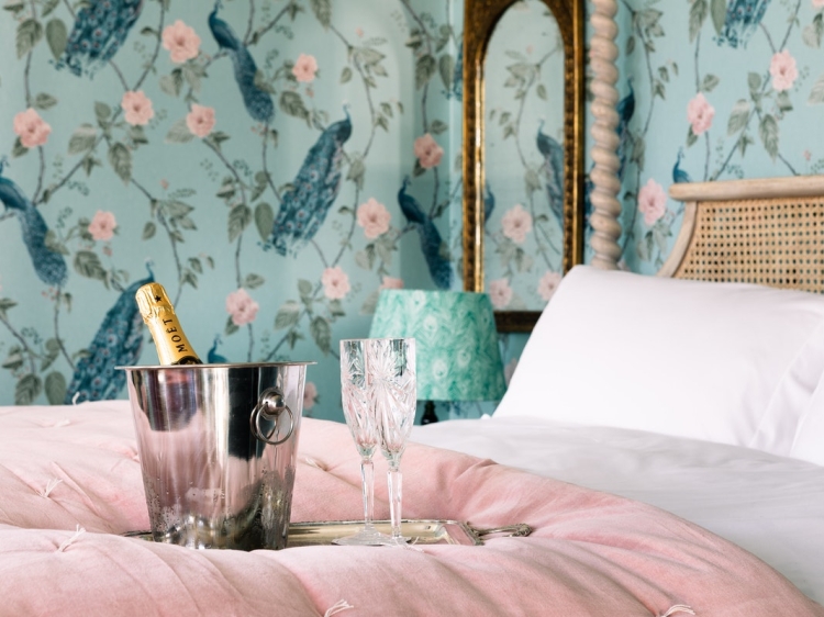 The Portobello Hotel boutique charming place bed room with champagne london