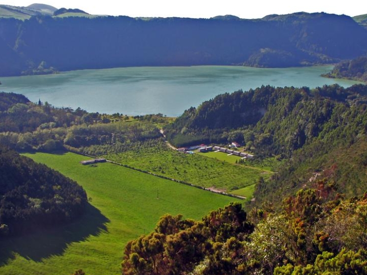 Furnasl Lake sao miguel azores