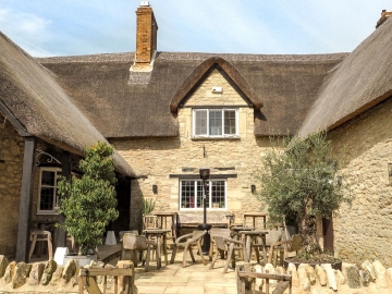 Artist Residence Oxfordshire - Boutique Hotel in South Leigh, Gloucestershire and Oxfordshire