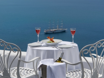 Athina Luxury Suites - Boutique Hotel in Fira, Cyclades