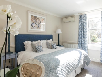 Leighton House - Bed and Breakfast in Bath, Somerset