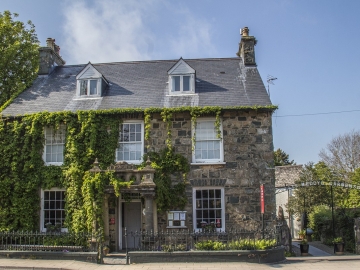 Llys Meddyg Hotel - Country Hotel in Newport (Trefdraeth), Wales