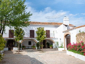 Finca El Azahar - Bed and Breakfast & self-catering in Pago de San Clemente, Extremadura