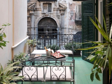 Palazzo dei Baroni Arone di Valentino - Hotel & Self-Catering in Palermo, Sicily