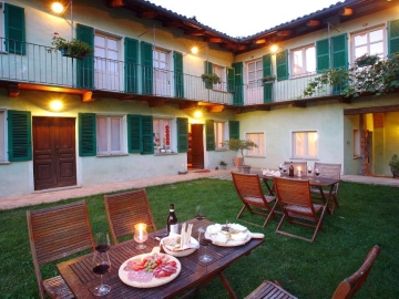 Ca San Ponzio - Country Hotel in Barolo - Frazone Vergne, Piedmont